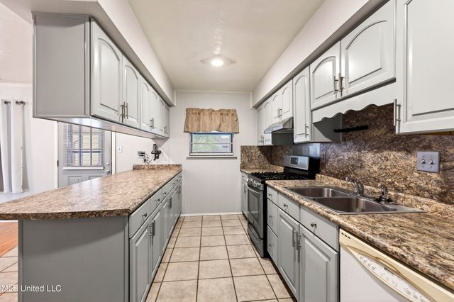 105 Suffolk Drive, Long Beach, MS 39560