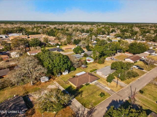 105 Suffolk Drive, Long Beach, MS 39560