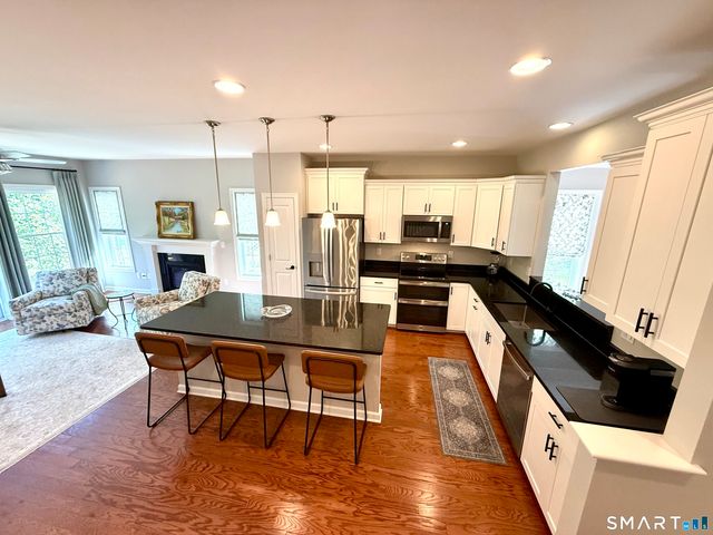 1073 Augusta Drive 1073, Oxford, CT 06478