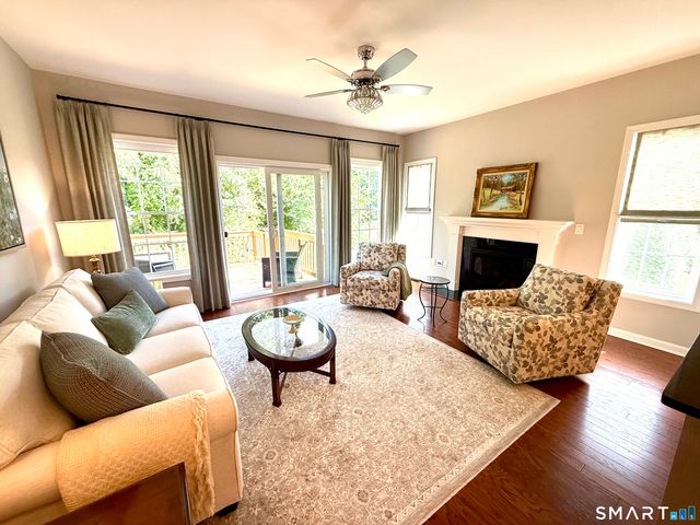 1073 Augusta Drive 1073, Oxford, CT 06478