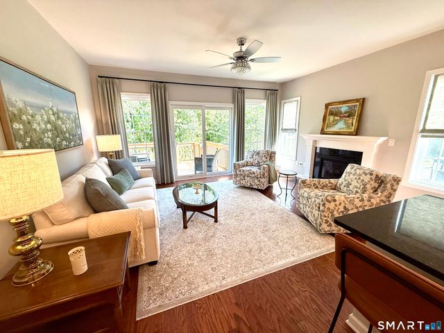 1073 Augusta Drive 1073, Oxford, CT 06478