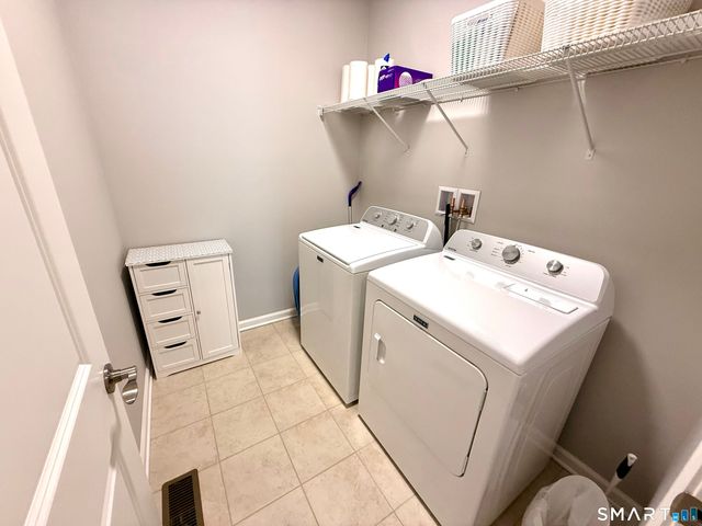 1073 Augusta Drive 1073, Oxford, CT 06478