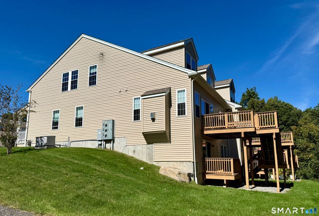 1073 Augusta Drive 1073, Oxford, CT 06478