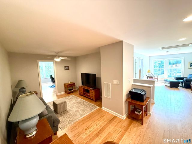 1073 Augusta Drive 1073, Oxford, CT 06478