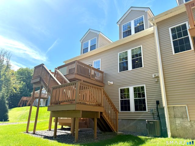 1073 Augusta Drive 1073, Oxford, CT 06478