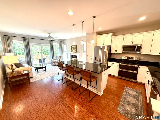 1073 Augusta Drive 1073, Oxford, CT 06478