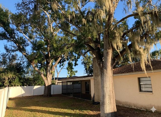 5023 ITHACA LANE, Sarasota, FL 34243