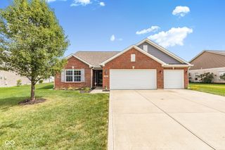 3233 S Courtney Drive, New Palestine, IN 46163
