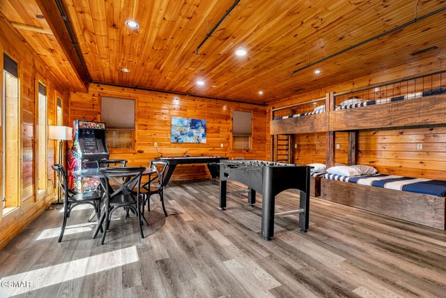 2837 Cedar Falls Way, Sevierville, TN 37862