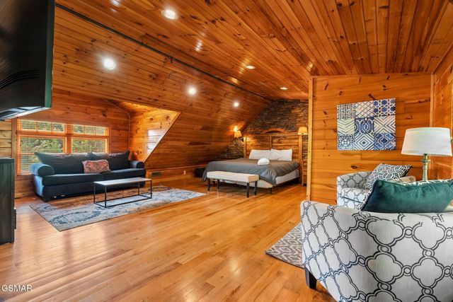 2837 Cedar Falls Way, Sevierville, TN 37862