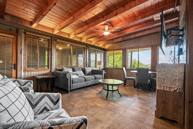 2837 Cedar Falls Way, Sevierville, TN 37862