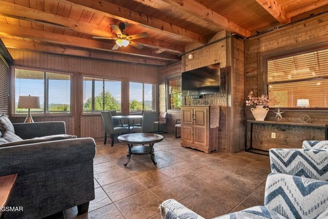 2837 Cedar Falls Way, Sevierville, TN 37862