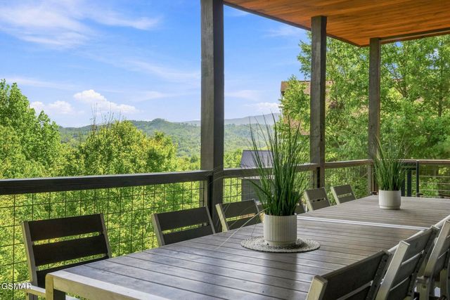 2837 Cedar Falls Way, Sevierville, TN 37862
