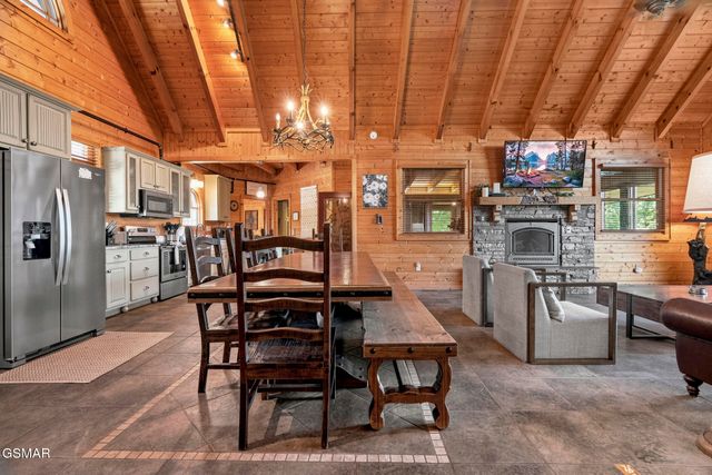 2837 Cedar Falls Way, Sevierville, TN 37862