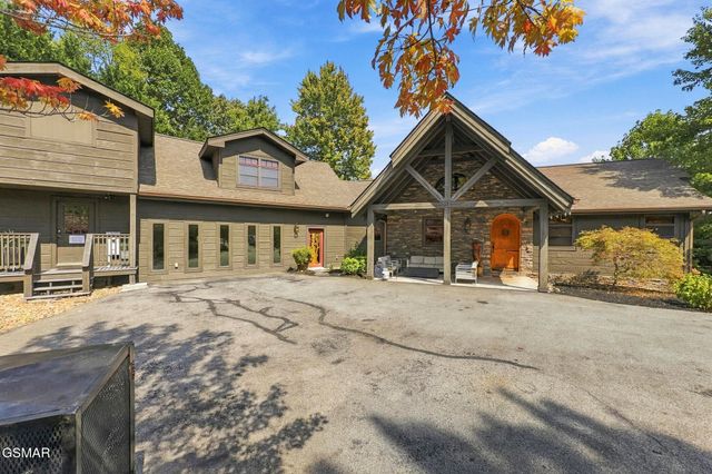 2837 Cedar Falls Way, Sevierville, TN 37862