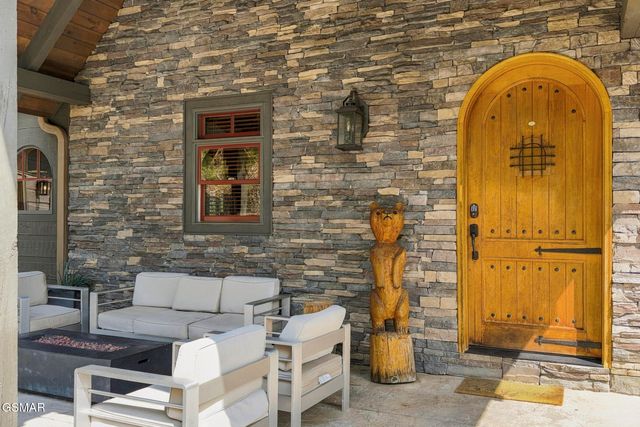 2837 Cedar Falls Way, Sevierville, TN 37862