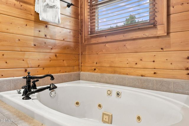 2837 Cedar Falls Way, Sevierville, TN 37862