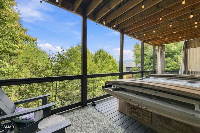 2837 Cedar Falls Way, Sevierville, TN 37862