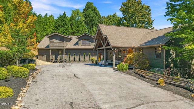 2837 Cedar Falls Way, Sevierville, TN 37862