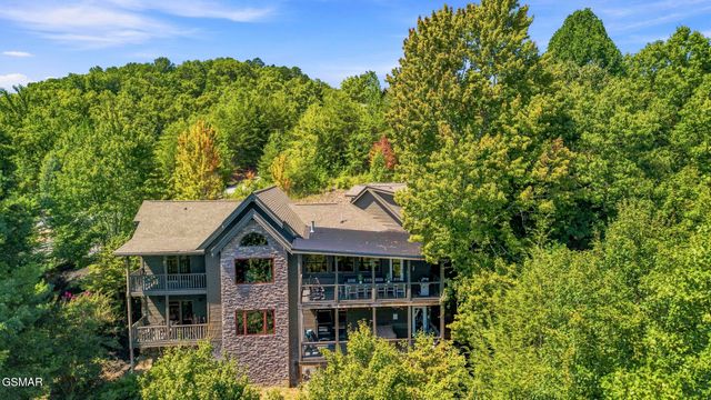2837 Cedar Falls Way, Sevierville, TN 37862