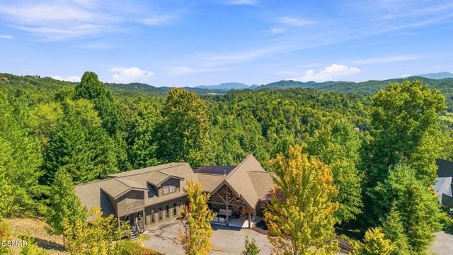 2837 Cedar Falls Way, Sevierville, TN 37862