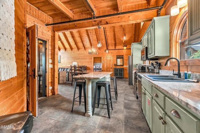 2837 Cedar Falls Way, Sevierville, TN 37862