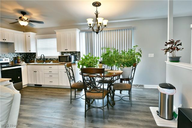 2401 Stewart Drive NW, Warren, OH 44485