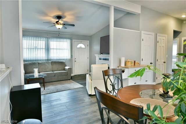 2401 Stewart Drive NW, Warren, OH 44485