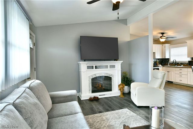 2401 Stewart Drive NW, Warren, OH 44485