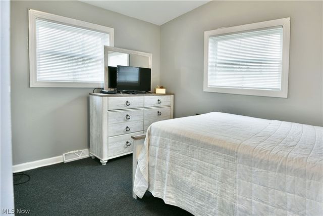 2401 Stewart Drive NW, Warren, OH 44485