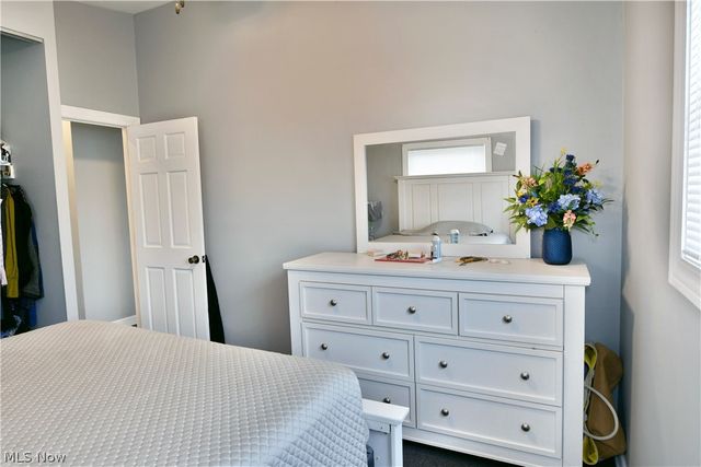 2401 Stewart Drive NW, Warren, OH 44485