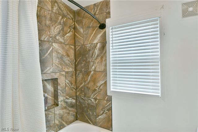 2401 Stewart Drive NW, Warren, OH 44485