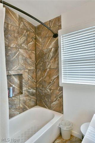 2401 Stewart Drive NW, Warren, OH 44485