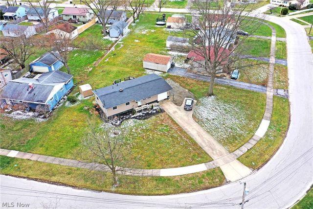 2401 Stewart Drive NW, Warren, OH 44485