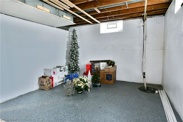 2401 Stewart Drive NW, Warren, OH 44485