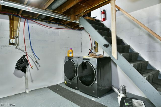 2401 Stewart Drive NW, Warren, OH 44485