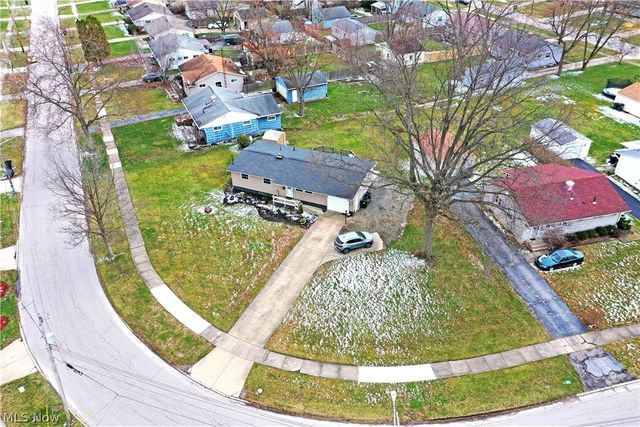 2401 Stewart Drive NW, Warren, OH 44485