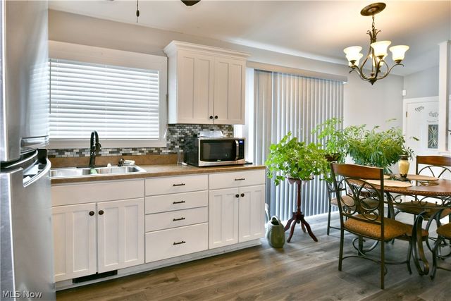 2401 Stewart Drive NW, Warren, OH 44485