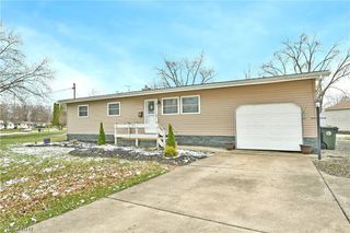 2401 Stewart Drive NW, Warren, OH 44485