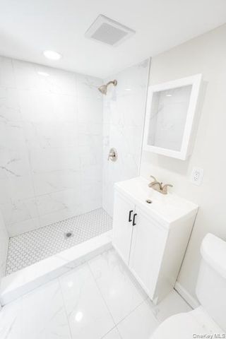 29 Avon Road, Hewlett, NY 11557