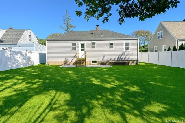 29 Avon Road, Hewlett, NY 11557