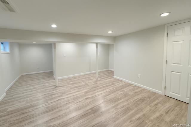 29 Avon Road, Hewlett, NY 11557