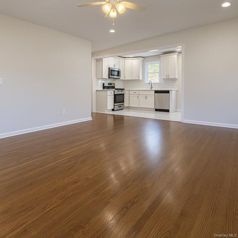 29 Avon Road, Hewlett, NY 11557