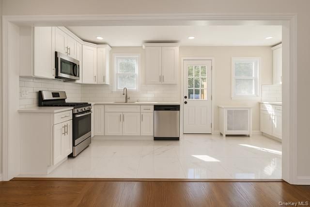 29 Avon Road, Hewlett, NY 11557