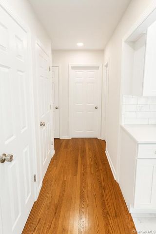 29 Avon Road, Hewlett, NY 11557