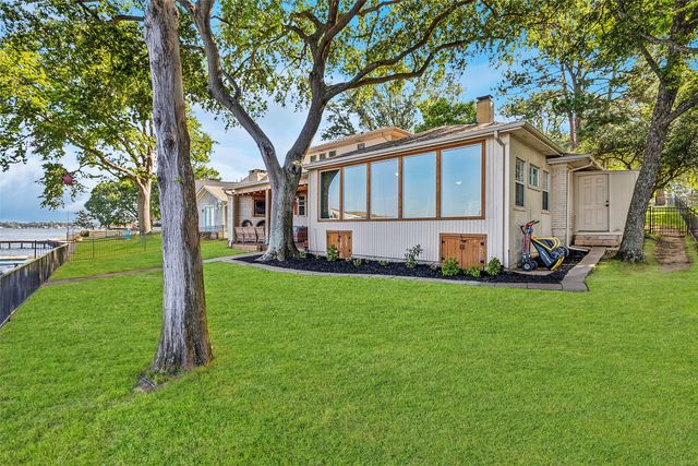 142 Peninsula Point Terrace, Mabank, TX 75156