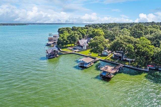 142 Peninsula Point Terrace, Mabank, TX 75156