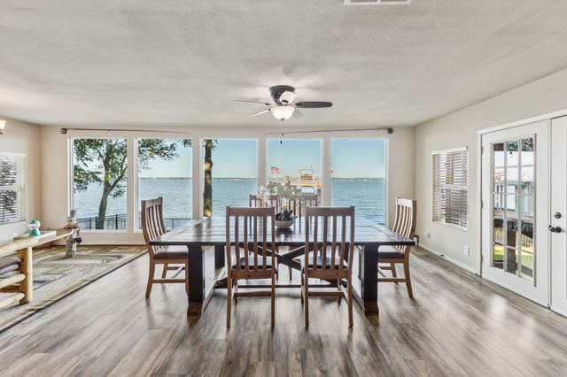 142 Peninsula Point Terrace, Mabank, TX 75156