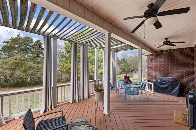 307 Autumnwood Drive, Russellville, AR 72802