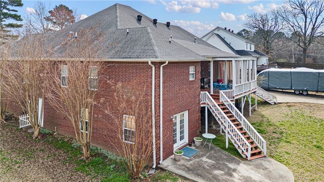 307 Autumnwood Drive, Russellville, AR 72802